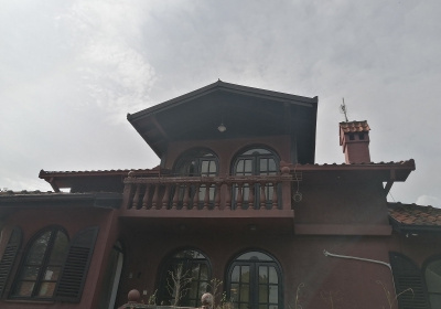 Stambena kuca u surcinu